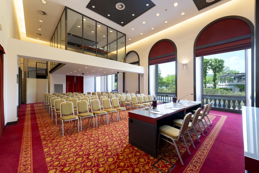 Palace Hotel — Hotel building in Como, Lombardy