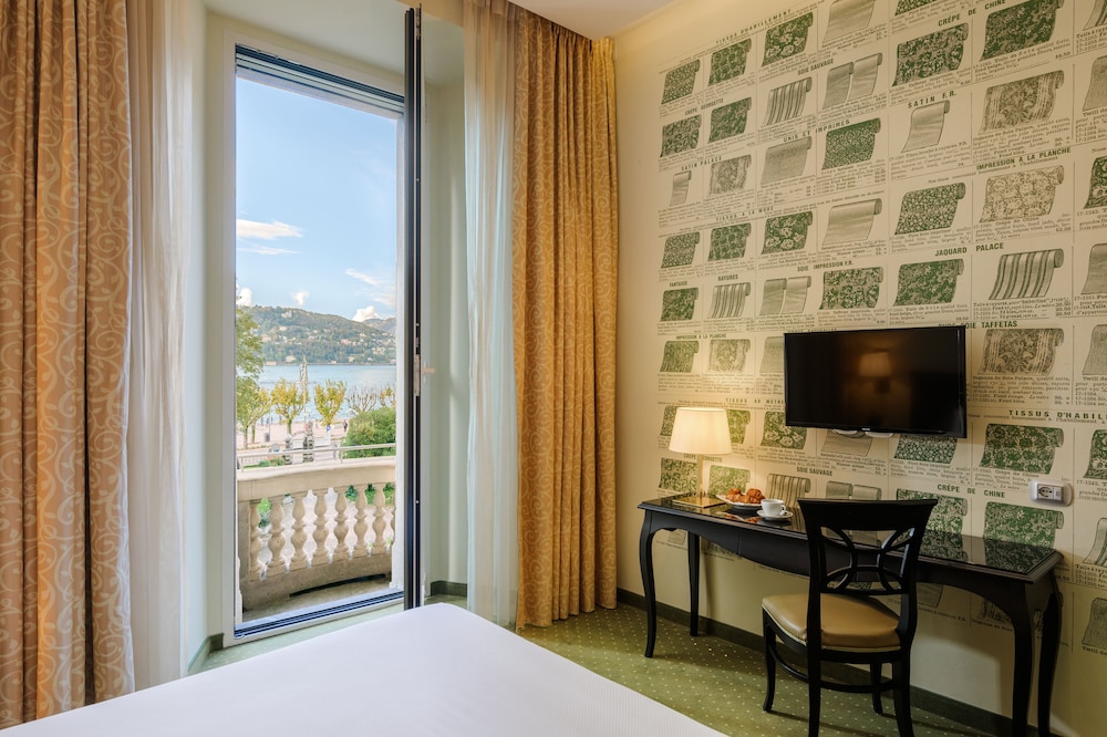 Palace Hotel — Hotel rooms in Como, Lombardy