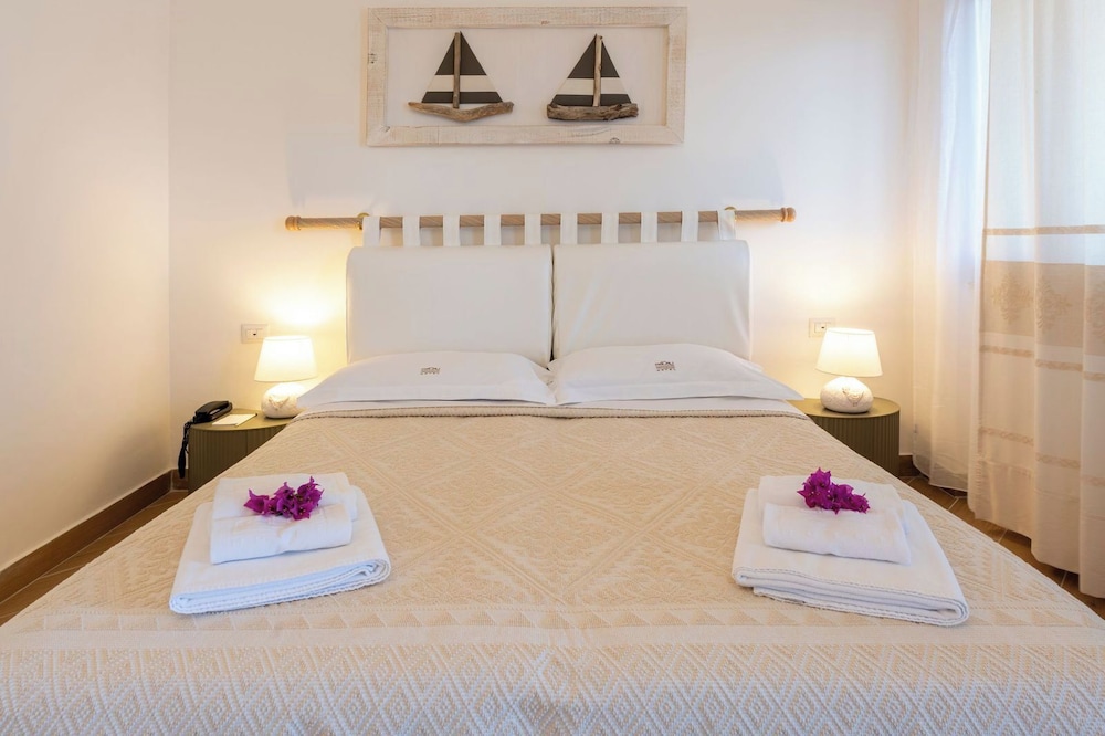 Hotel Palau — Hotel rooms in Palau, Sardinia