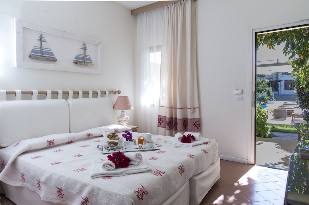 Hotel Palau — Hotel rooms in Palau, Sardinia