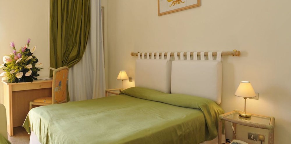 Hotel Palau — Hotel rooms in Palau, Sardinia