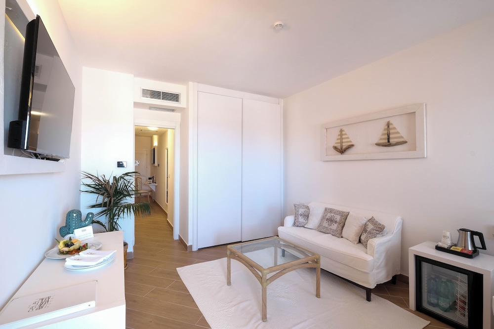 Hotel Palau — Hotel rooms in Palau, Sardinia