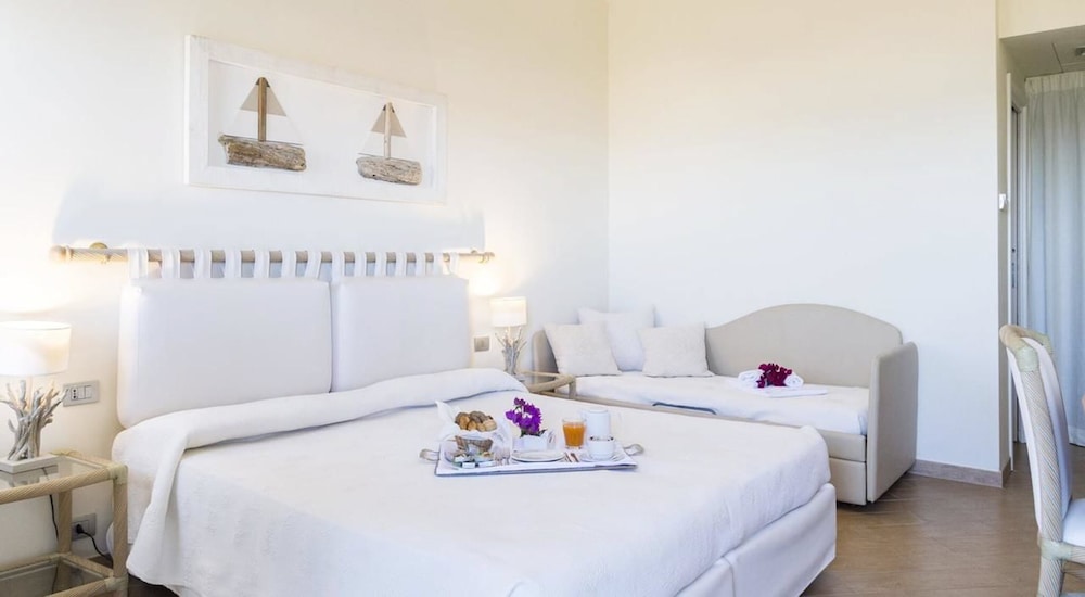 Hotel Palau — Hotel rooms in Palau, Sardinia