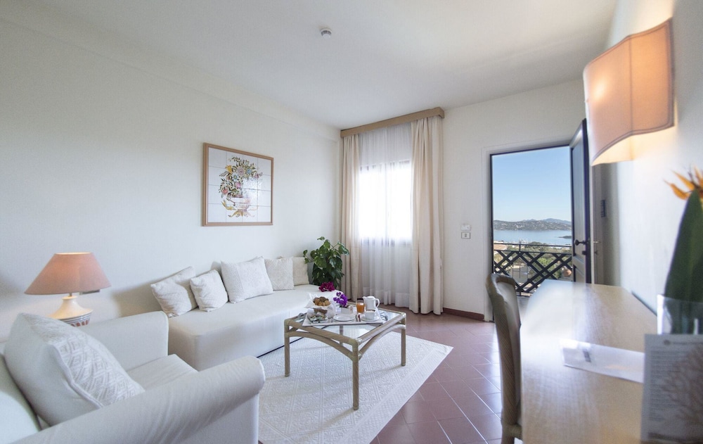 Hotel Palau — Hotel rooms in Palau, Sardinia