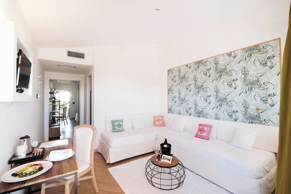 Hotel Palau — Hotel rooms in Palau, Sardinia