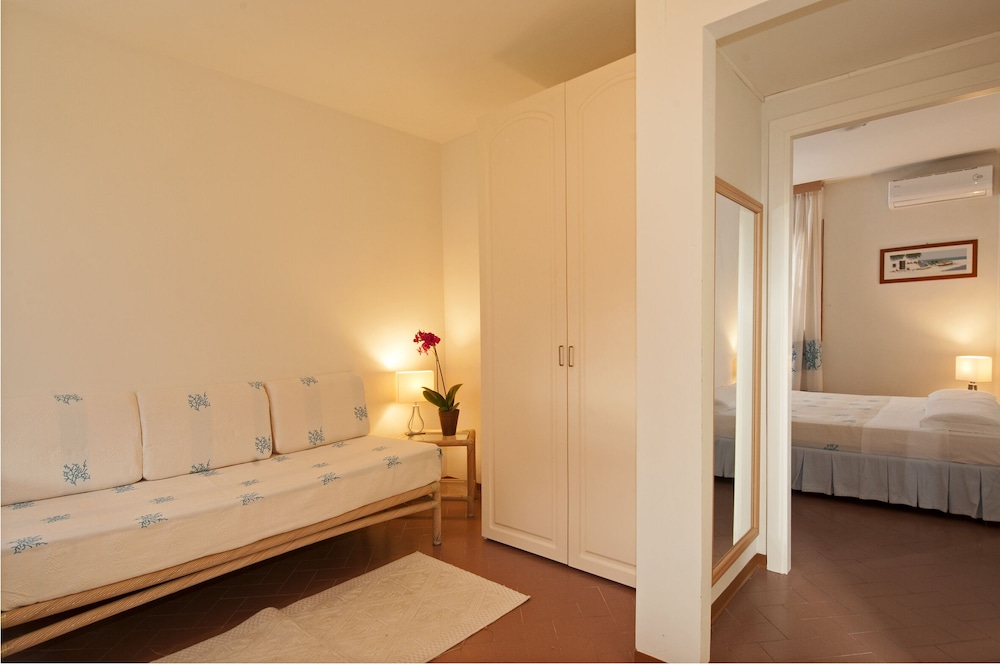 Hotel Palau — Hotel rooms in Palau, Sardinia