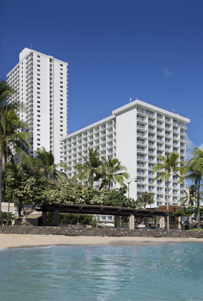 'Alohilani Resort Waikiki Beach — Hotel building in Honolulu, Hawaii