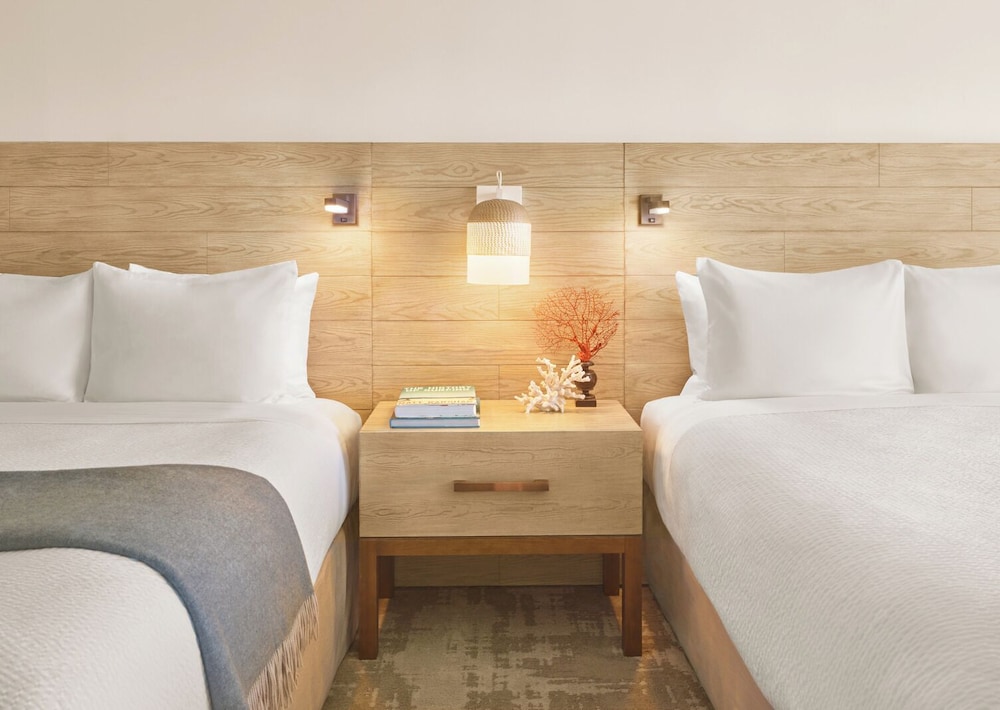 'Alohilani Resort Waikiki Beach — Hotel rooms in Honolulu, Hawaii