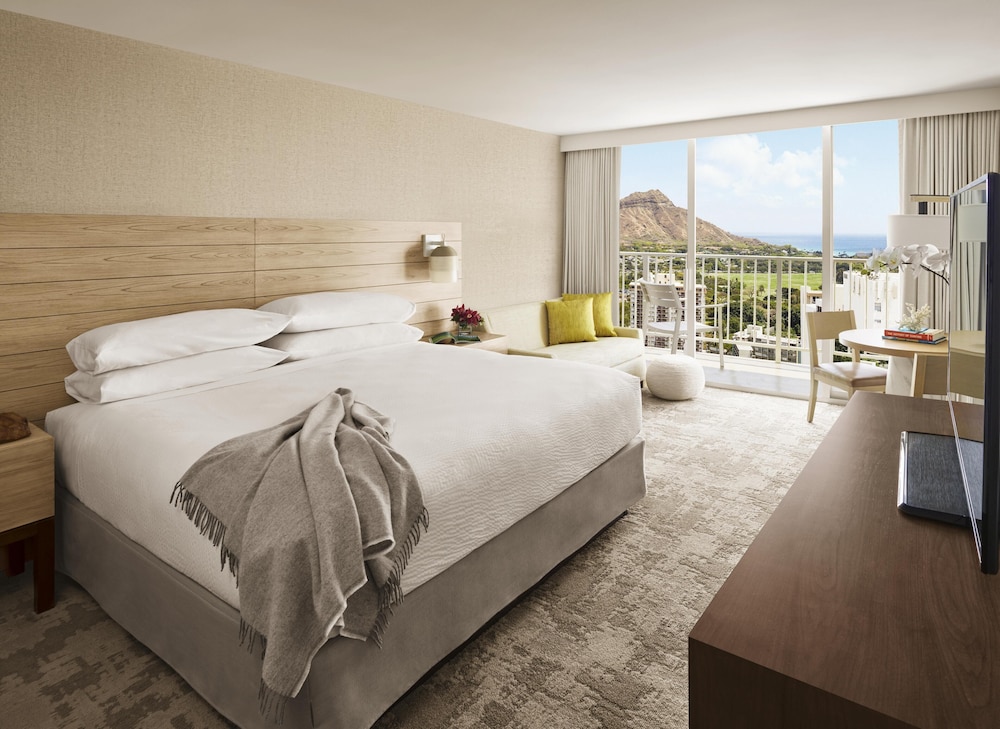 'Alohilani Resort Waikiki Beach — Hotel rooms in Honolulu, Hawaii