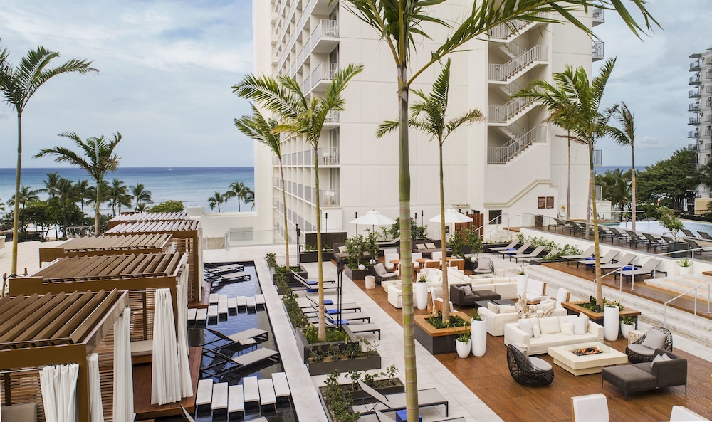 'Alohilani Resort Waikiki Beach — Hotel building in Honolulu, Hawaii