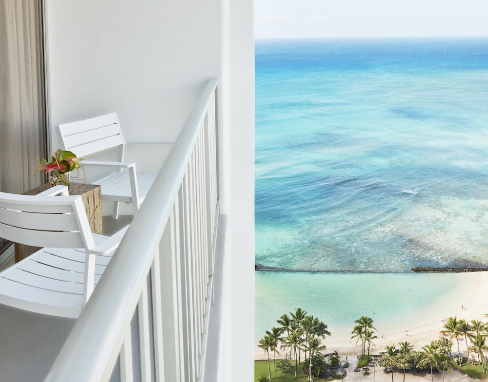 'Alohilani Resort Waikiki Beach — Hotel rooms in Honolulu, Hawaii
