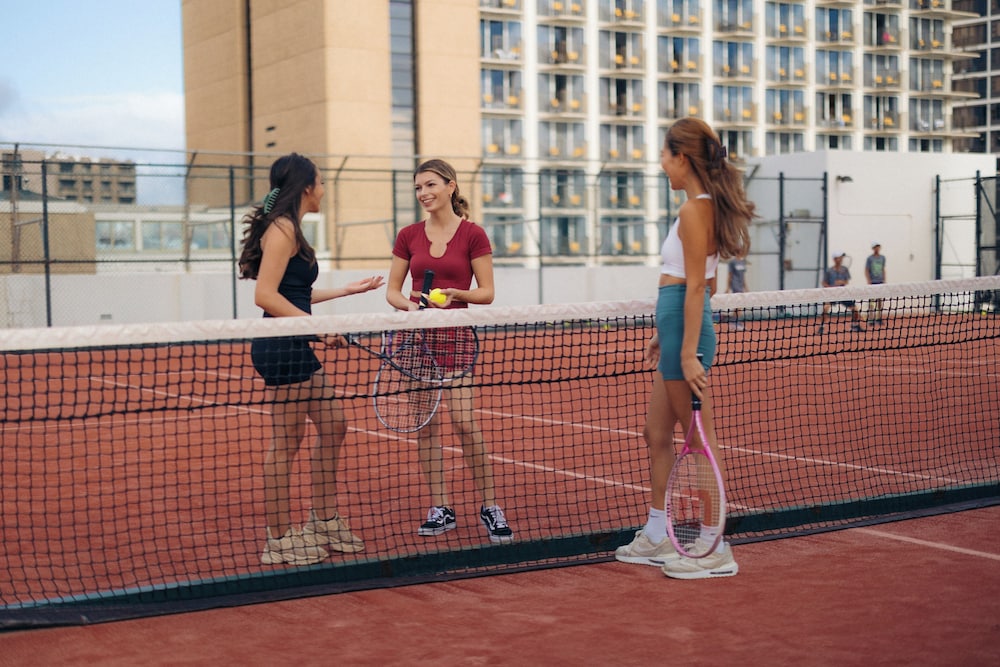 'Alohilani Resort Waikiki Beach — Sports & recreation in Honolulu, Hawaii