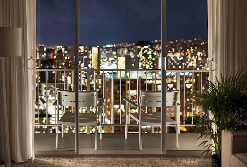 'Alohilani Resort Waikiki Beach — Hotel rooms in Honolulu, Hawaii