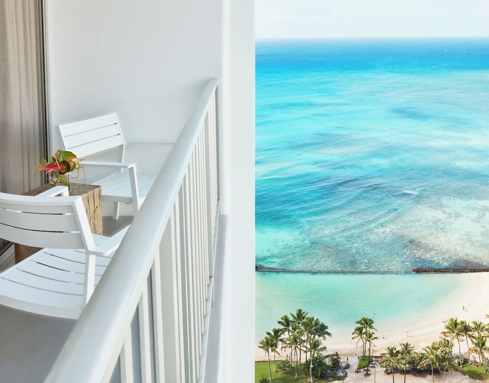 'Alohilani Resort Waikiki Beach — Hotel rooms in Honolulu, Hawaii
