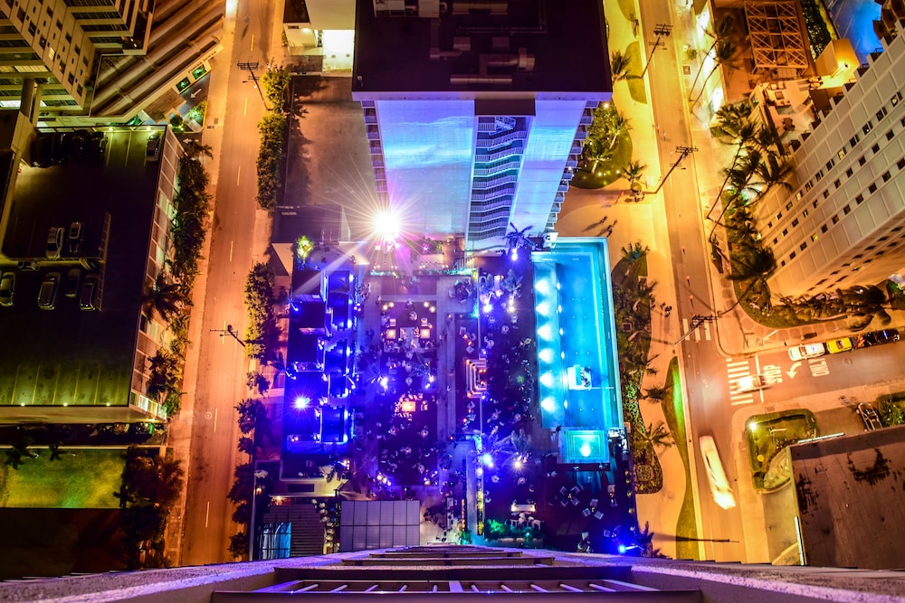 'Alohilani Resort Waikiki Beach — Hotel building in Honolulu, Hawaii