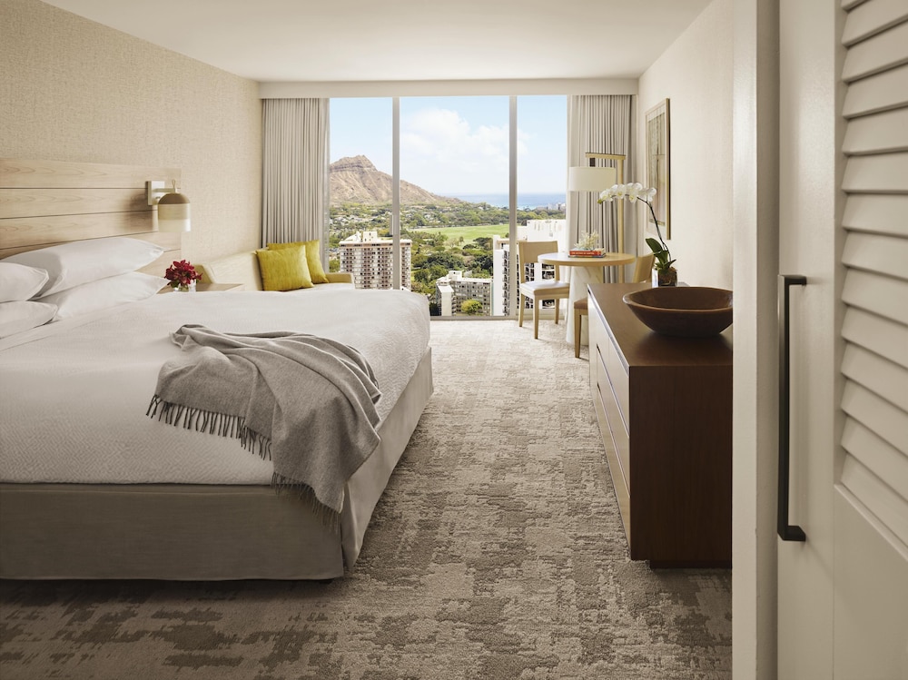 'Alohilani Resort Waikiki Beach — Hotel rooms in Honolulu, Hawaii