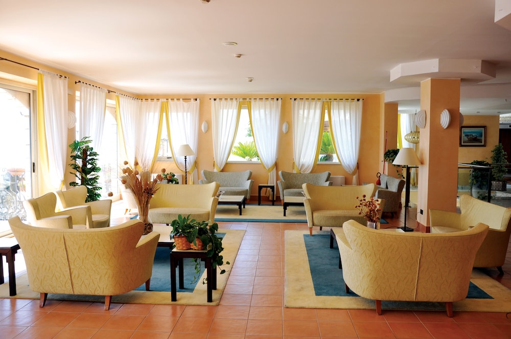 Hotel Ariston & Palazzo Santa Caterina — Hotel building in Taormina, Sicily