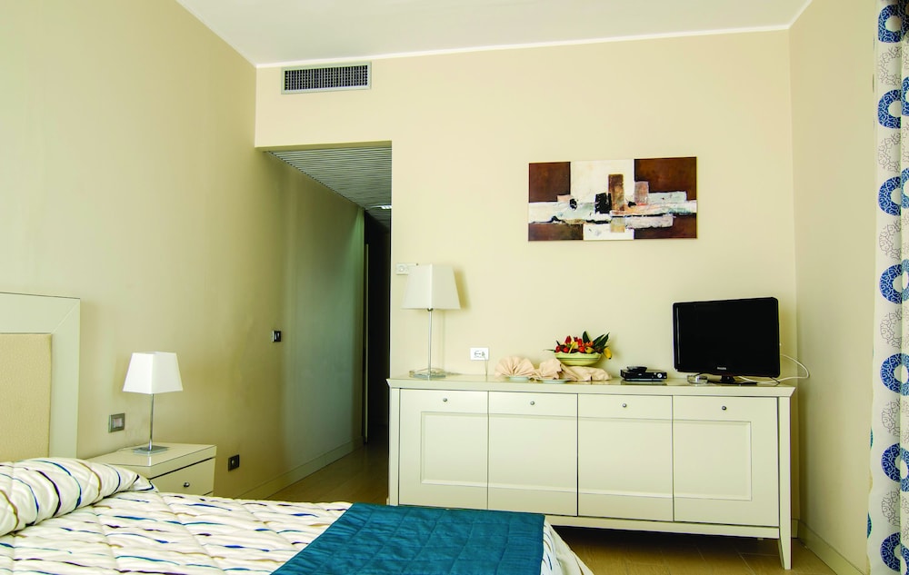 Hotel Ariston & Palazzo Santa Caterina — Hotel rooms in Taormina, Sicily