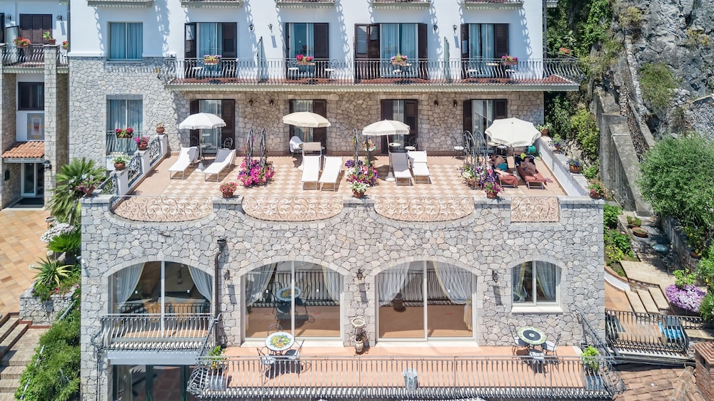 Hotel Ariston & Palazzo Santa Caterina — Hotel building in Taormina, Sicily