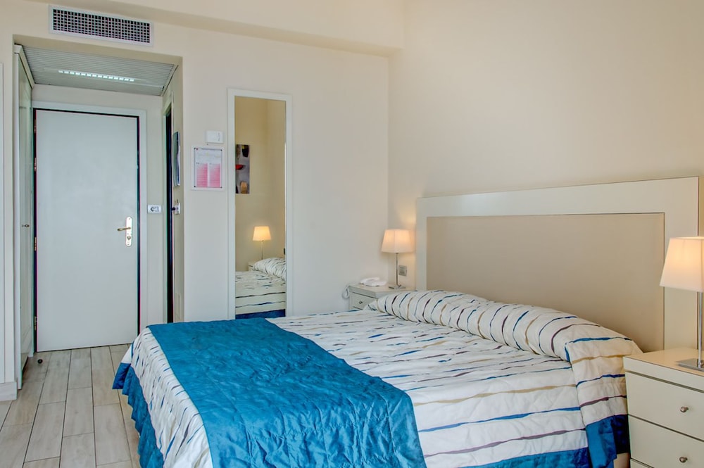 Hotel Ariston & Palazzo Santa Caterina — Hotel rooms in Taormina, Sicily