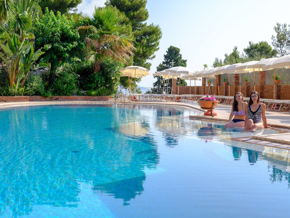 Hotel Ariston & Palazzo Santa Caterina — Swimming pool in Taormina, Sicily