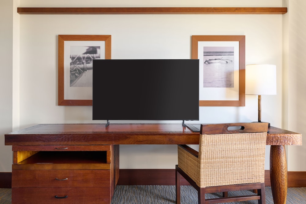 Royal Lahaina Resort & Bungalows — Hotel rooms in Kaanapali, Hawaii
