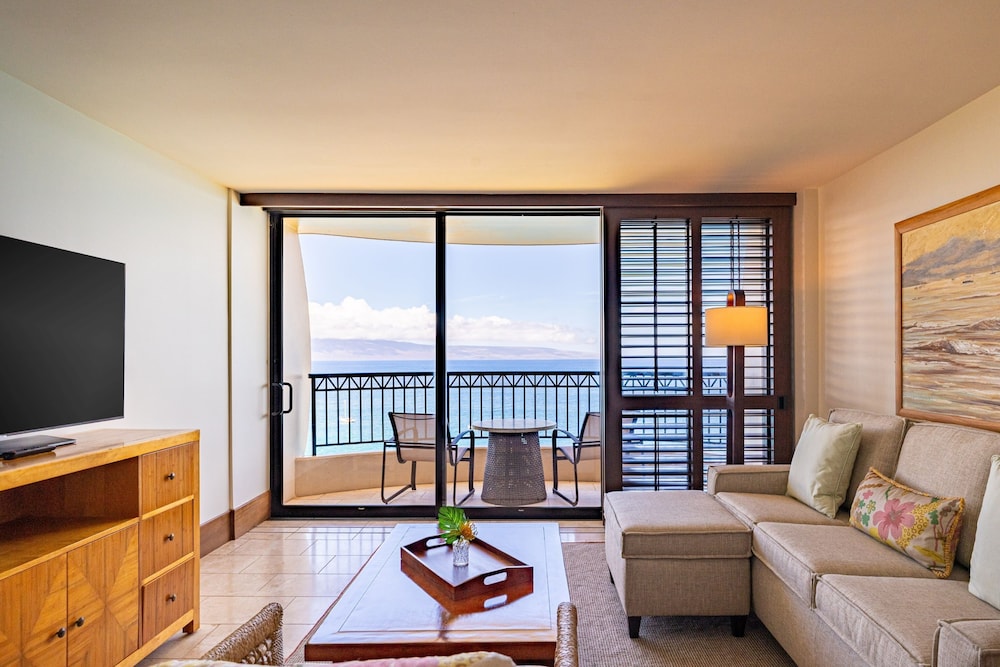 Royal Lahaina Resort & Bungalows — Hotel rooms in Kaanapali, Hawaii