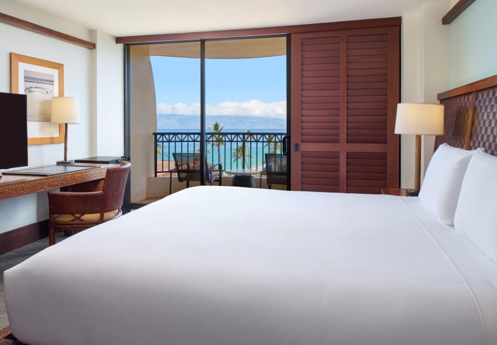 Royal Lahaina Resort & Bungalows — Hotel rooms in Kaanapali, Hawaii