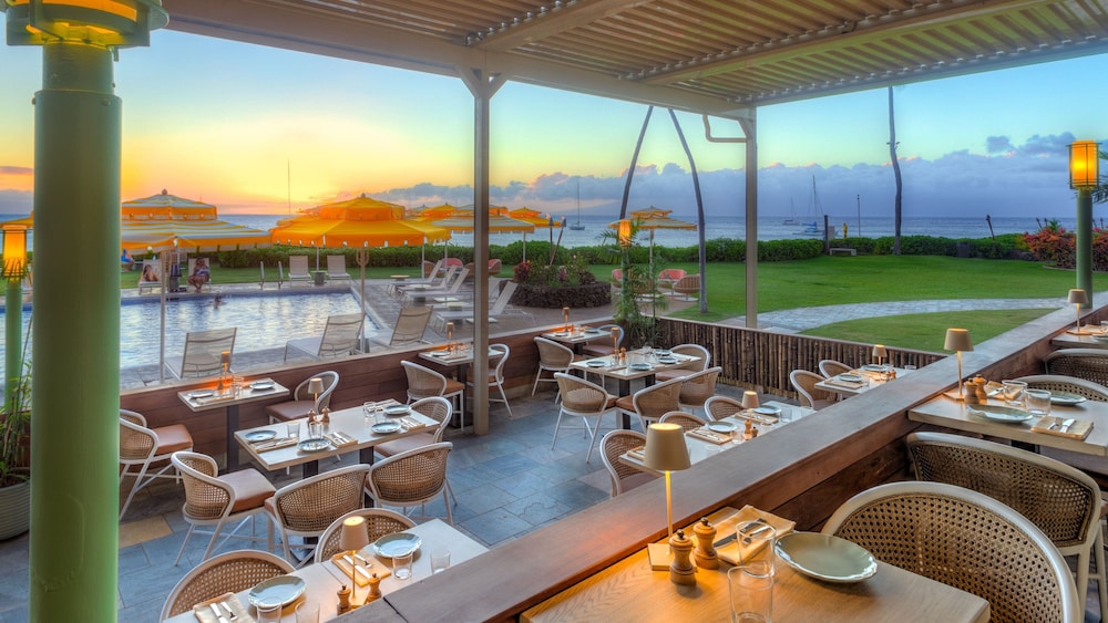 Royal Lahaina Resort & Bungalows — Restaurant & bars in Kaanapali, Hawaii