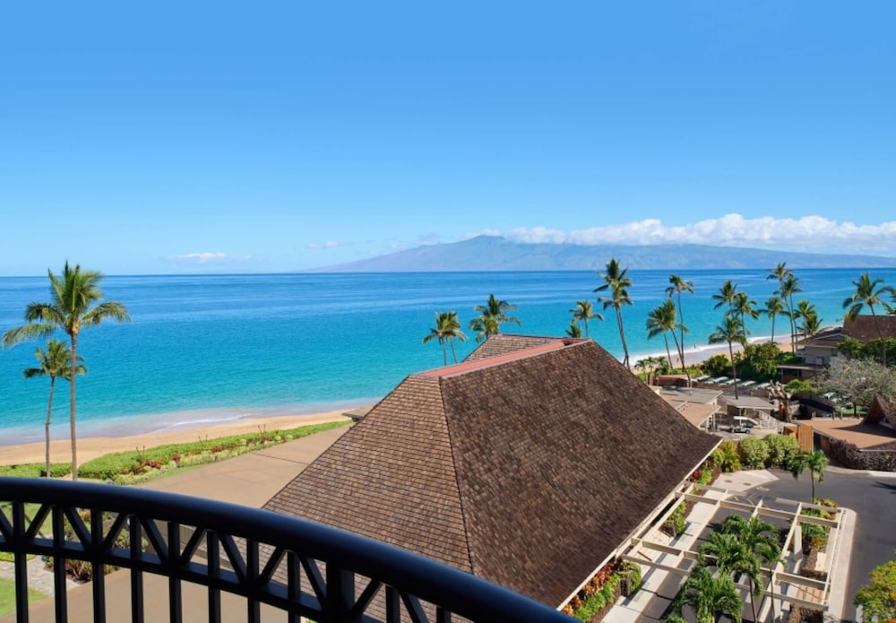 Royal Lahaina Resort & Bungalows — Beach in Kaanapali, Hawaii