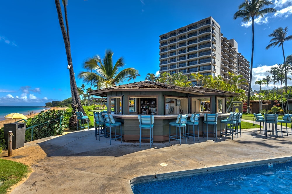 Royal Lahaina Resort & Bungalows — Restaurant & bars in Kaanapali, Hawaii