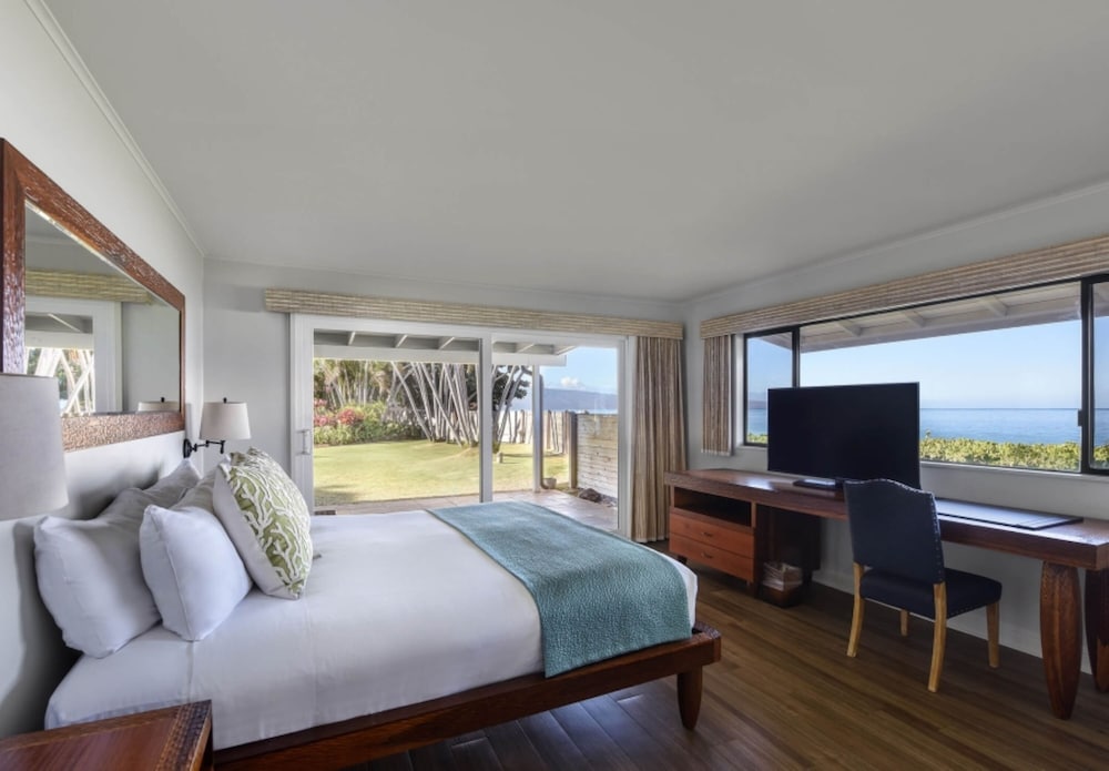 Royal Lahaina Resort & Bungalows — Hotel rooms in Kaanapali, Hawaii