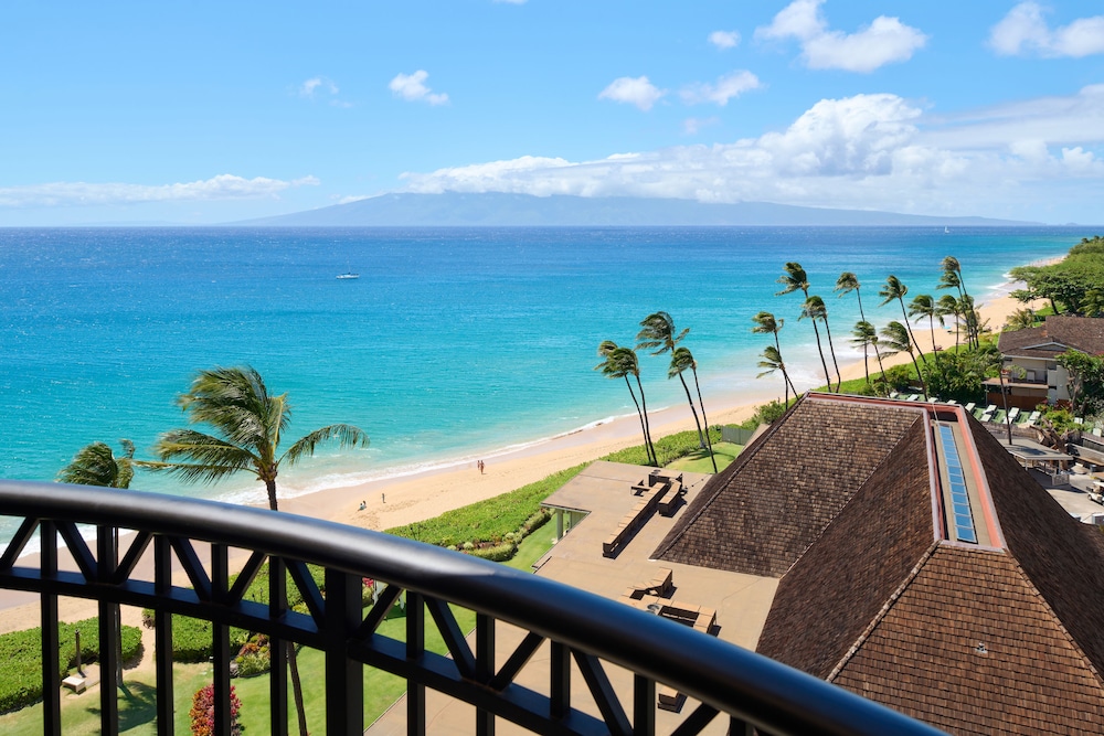 Royal Lahaina Resort & Bungalows — Beach in Kaanapali, Hawaii