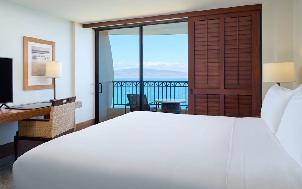 Royal Lahaina Resort & Bungalows — Hotel rooms in Kaanapali, Hawaii