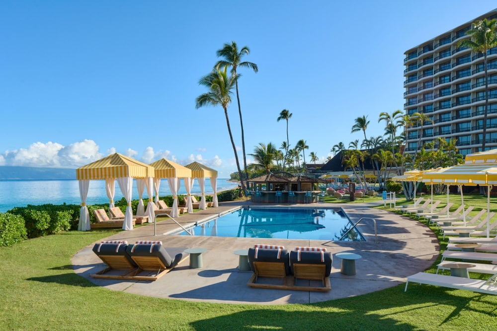 Royal Lahaina Resort & Bungalows — Swimming pool in Kaanapali, Hawaii