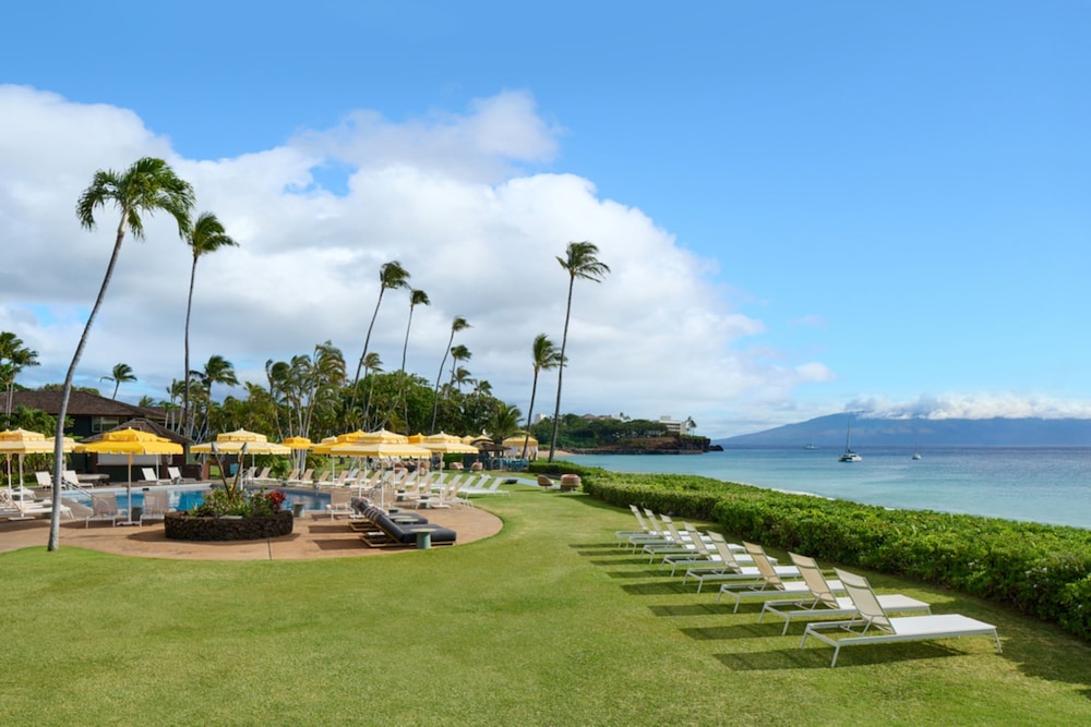 Royal Lahaina Resort & Bungalows — Swimming pool in Kaanapali, Hawaii