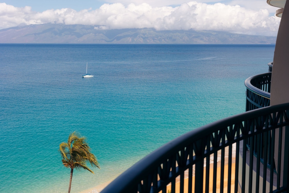 Royal Lahaina Resort & Bungalows — Beach in Kaanapali, Hawaii