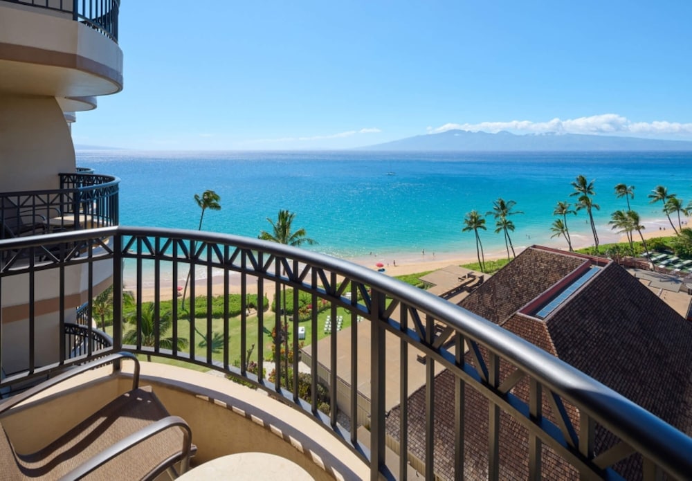 Royal Lahaina Resort & Bungalows — Hotel rooms in Kaanapali, Hawaii