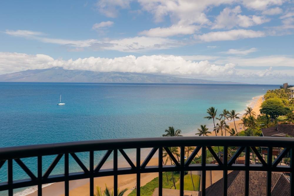 Royal Lahaina Resort & Bungalows — Beach in Kaanapali, Hawaii