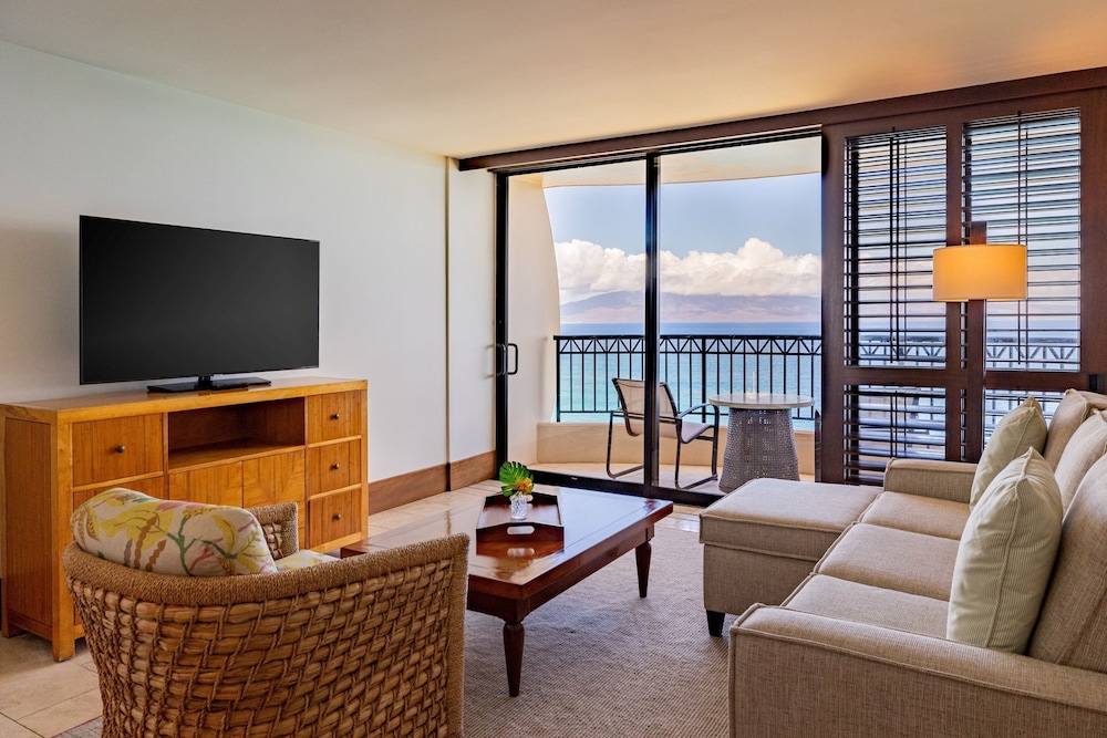 Royal Lahaina Resort & Bungalows — Hotel rooms in Kaanapali, Hawaii
