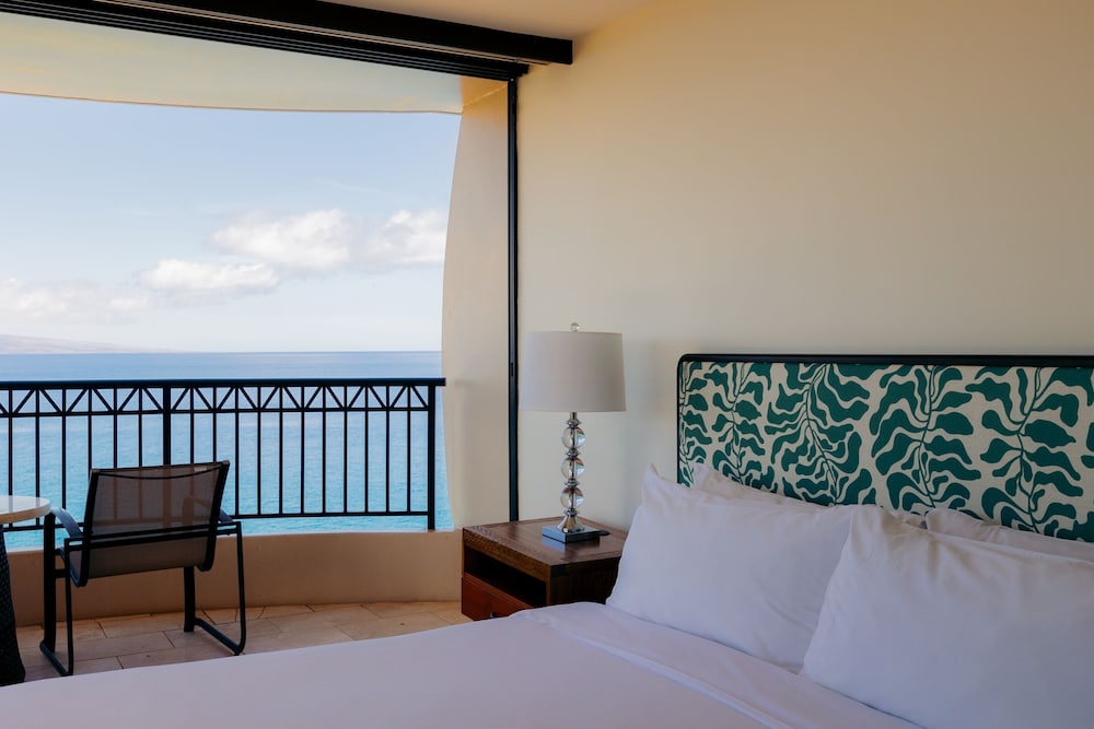 Royal Lahaina Resort & Bungalows — Hotel rooms in Kaanapali, Hawaii