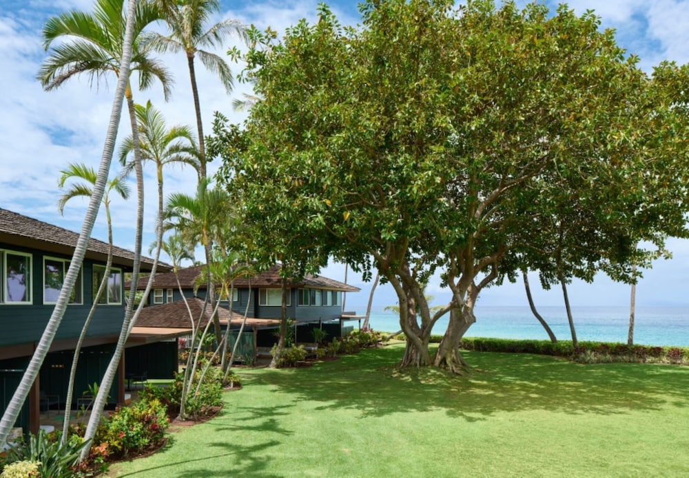 Royal Lahaina Resort & Bungalows — Hotel building in Kaanapali, Hawaii