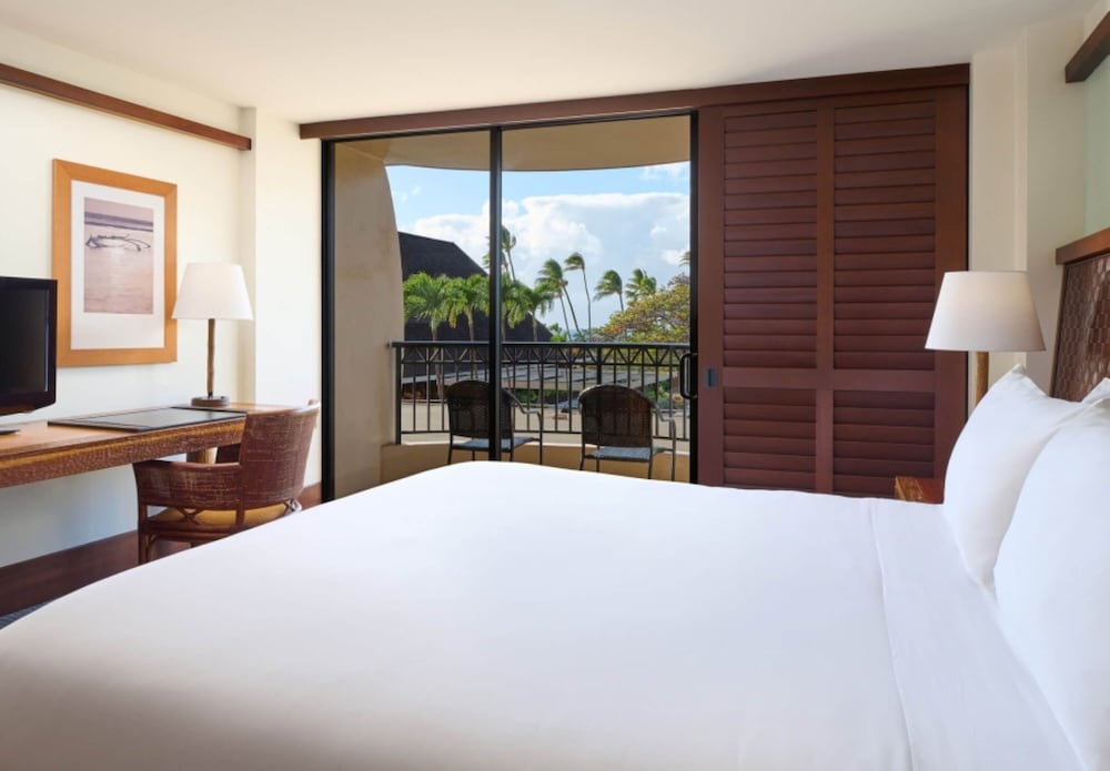 Royal Lahaina Resort & Bungalows — Hotel rooms in Kaanapali, Hawaii