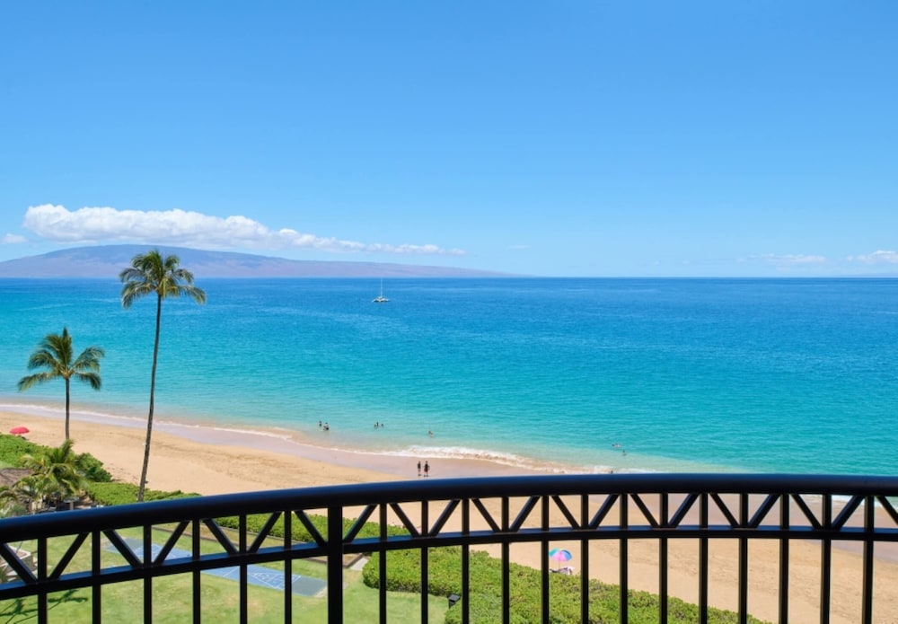 Royal Lahaina Resort & Bungalows — Beach in Kaanapali, Hawaii
