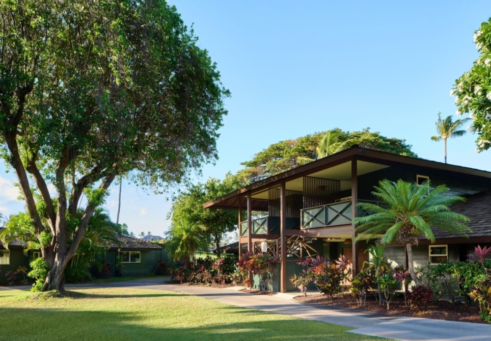 Royal Lahaina Resort & Bungalows — Hotel building in Kaanapali, Hawaii