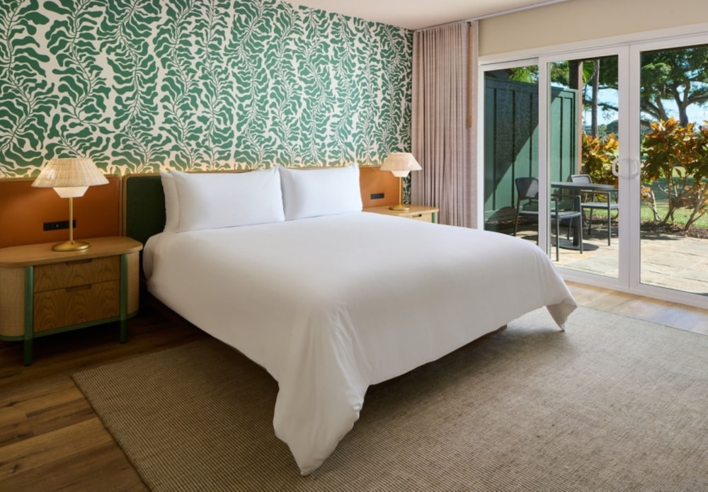 Royal Lahaina Resort & Bungalows — Hotel rooms in Kaanapali, Hawaii