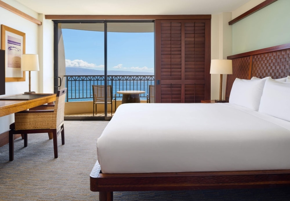 Royal Lahaina Resort & Bungalows — Hotel rooms in Kaanapali, Hawaii