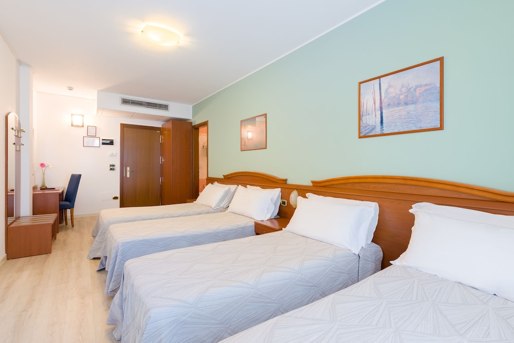 Hotel Palladio — Hotel rooms in Mestre, Veneto
