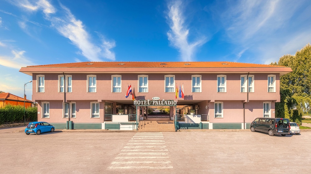 Hotel Palladio — Hotel building in Mestre, Veneto