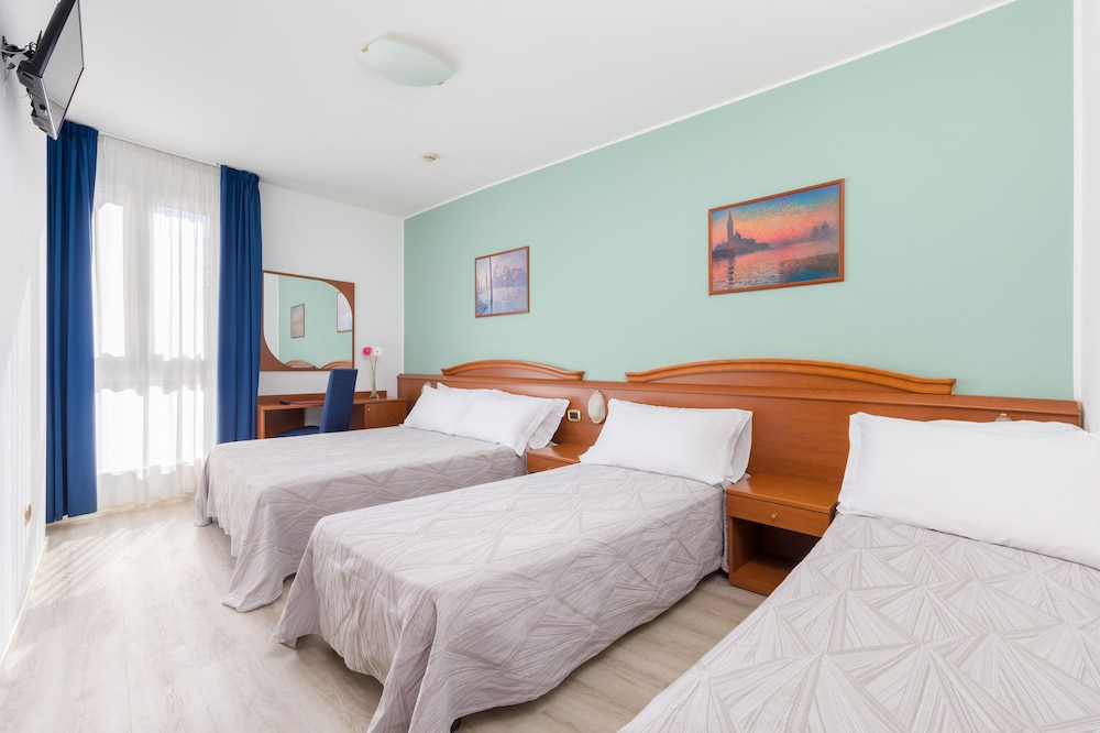 Hotel Palladio — Hotel rooms in Mestre, Veneto